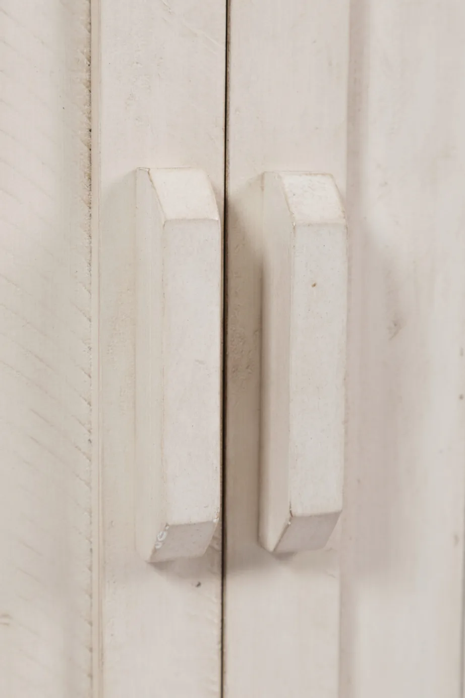 Antiikvalge kummut Avola AV1706-70, taaskasutatud männipuidust – 9