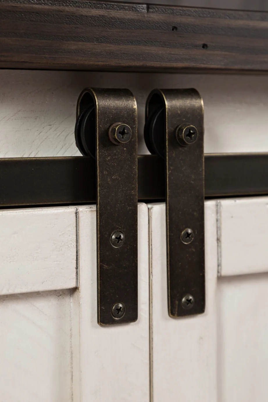 Antiikvalge kummut Avola AV1706-70, taaskasutatud männipuidust – 5