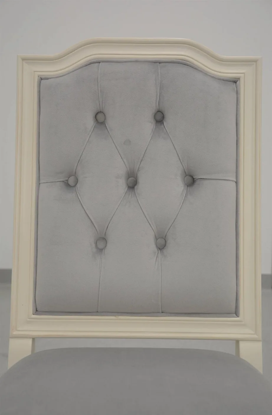 Beež Dijon DI28 polsterdatud tool, kasepuust – 2