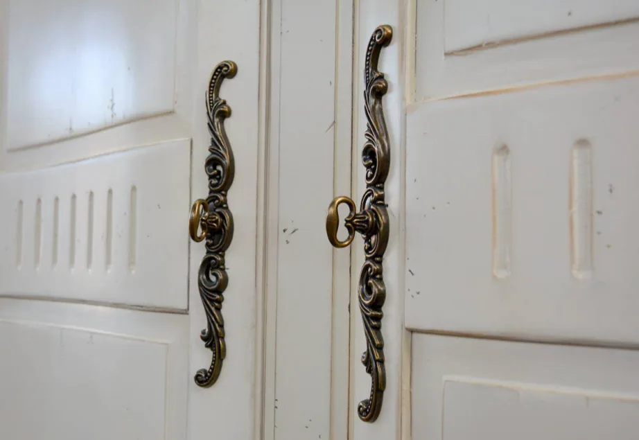 Elevandiluu värvi riidekapp Verona VE859, kasepuust – 4