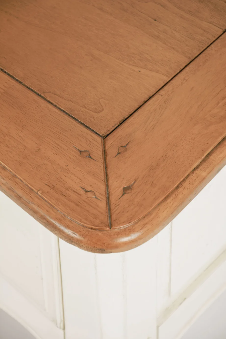 Elevandiluu värvi kohvilaud Verona VE809, kasepuust – 8