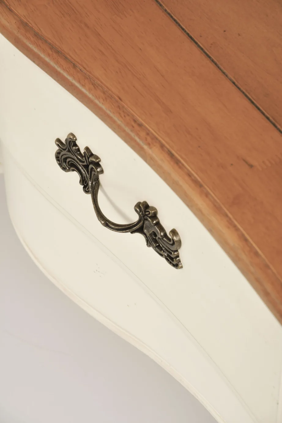 Elevandiluu värvi kohvilaud Verona VE809, kasepuust – 10