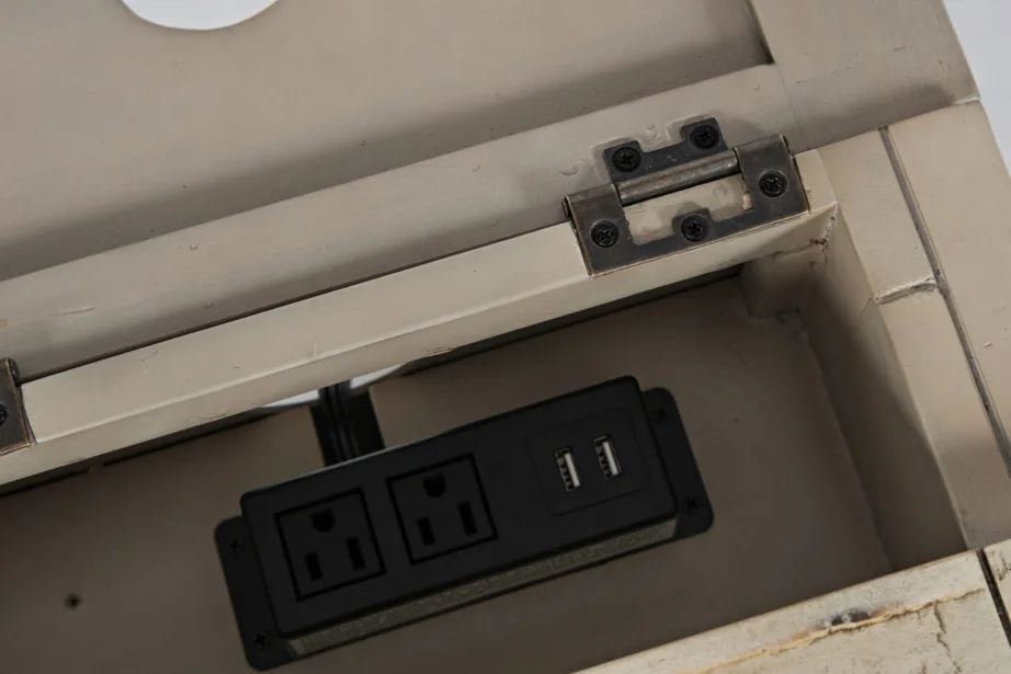 Elevandiluu värvi öökapp Avola AV1610-22, akaatsiapuidust – 9