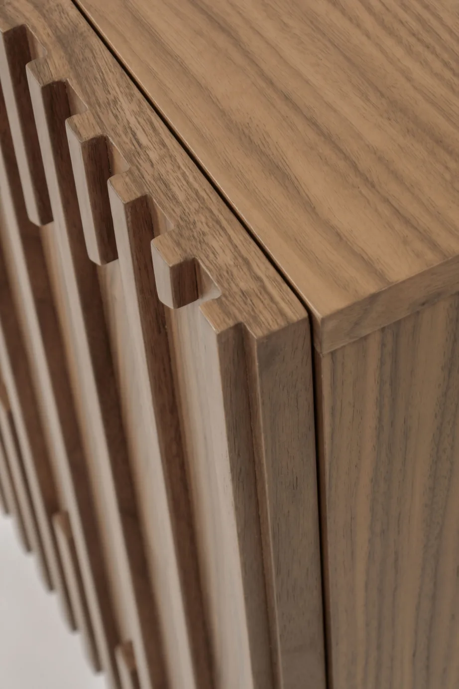 Pähklitooni kummut Hudson H06, MDF, puidust jalad – 9