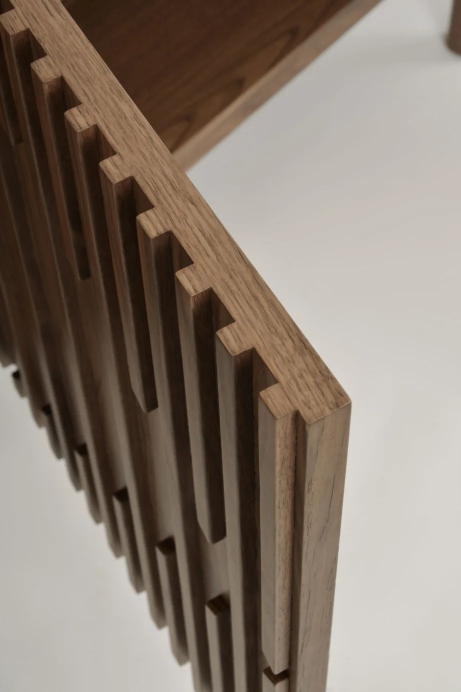 Pähklitooni kummut Hudson H06, MDF, puidust jalad – 10