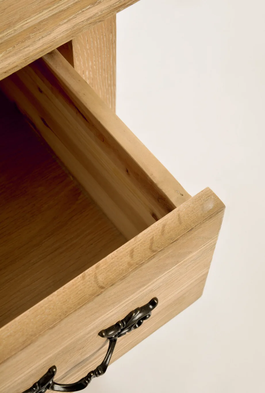 Helepruun kummut Venezia Oak VEO802, tammepuidust – 16