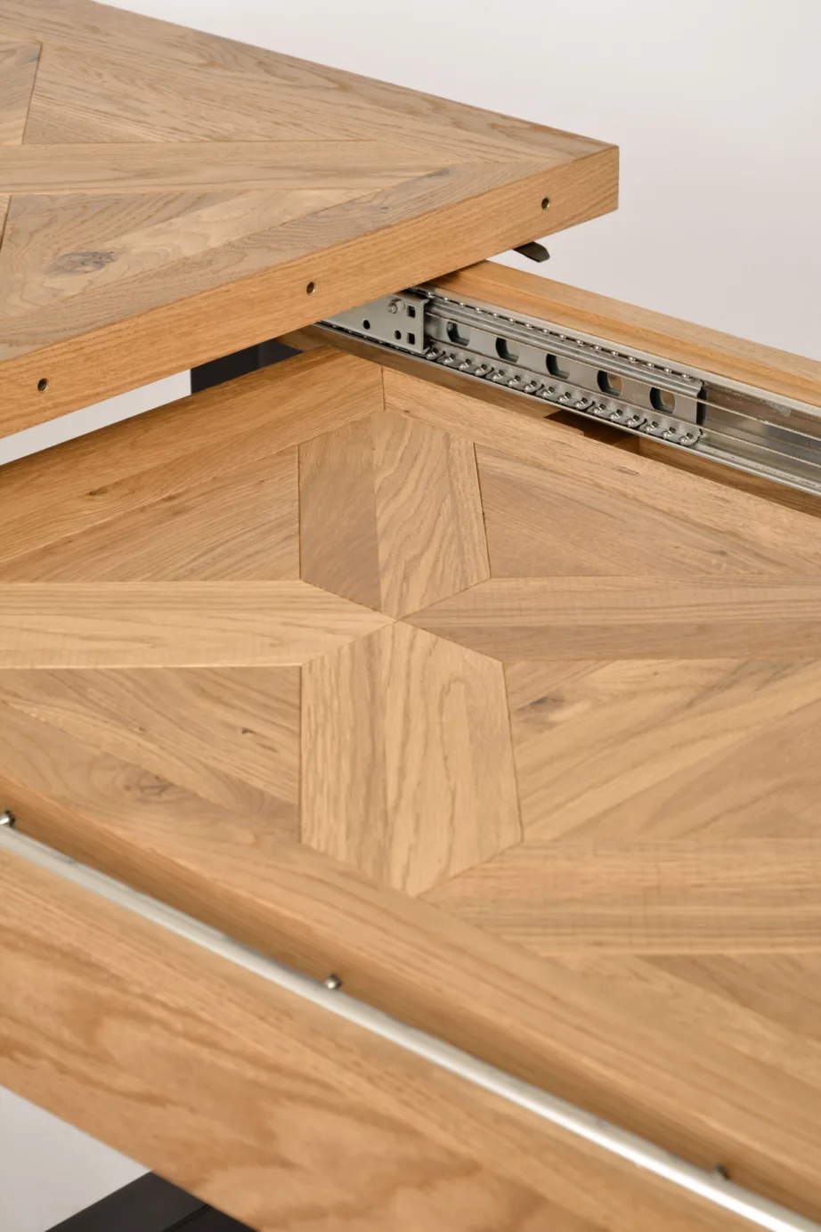 Pruun pikendatav söögilaud Indus IN01-1 158/203 cm, tammepuidust ja metallist – 8