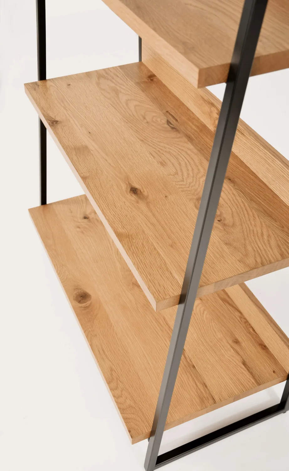 Pruun riiul Indus IN29-5, tammepuidust – 8