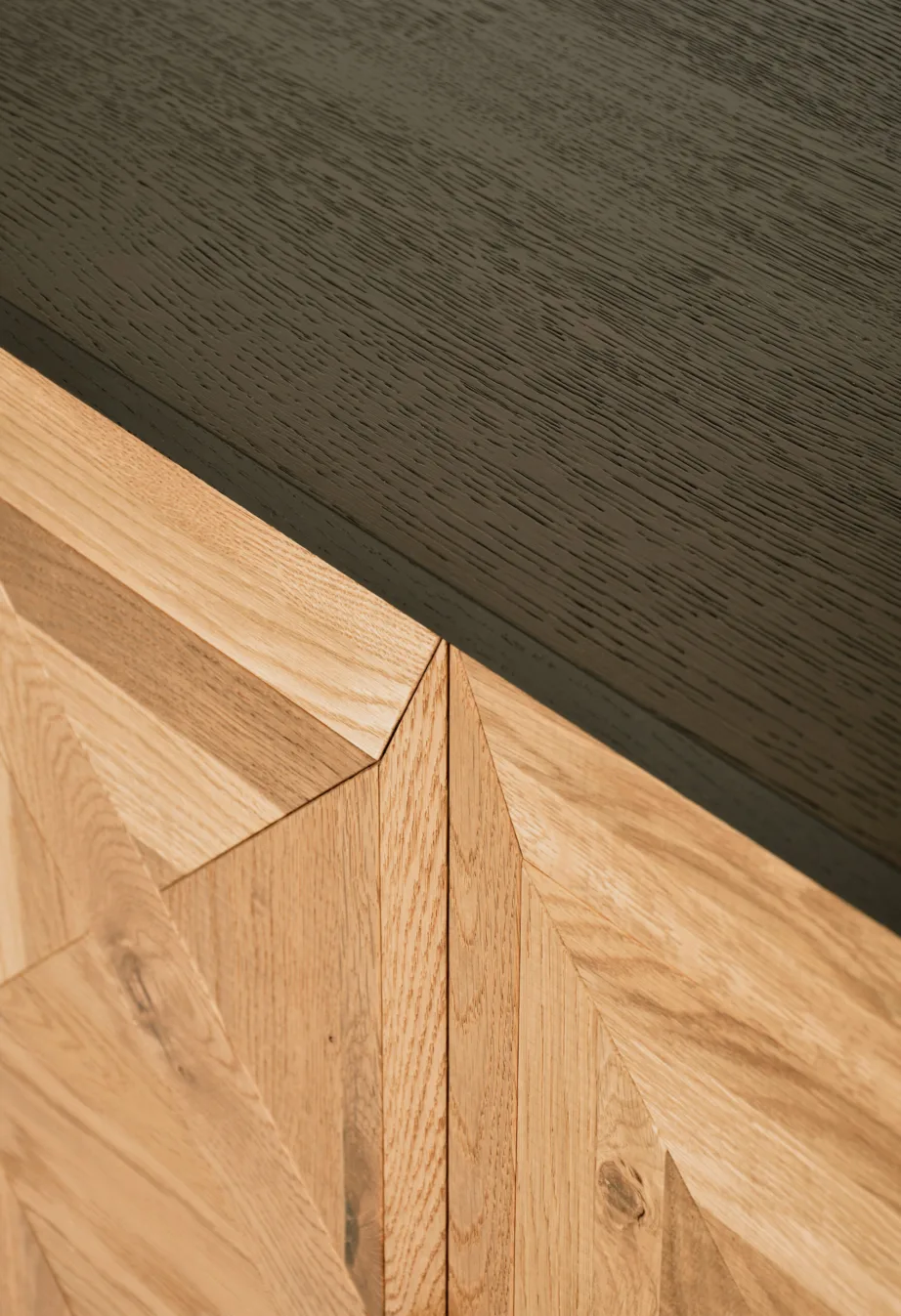 Must kummut Indus IN20-3, tammepuidust – 8