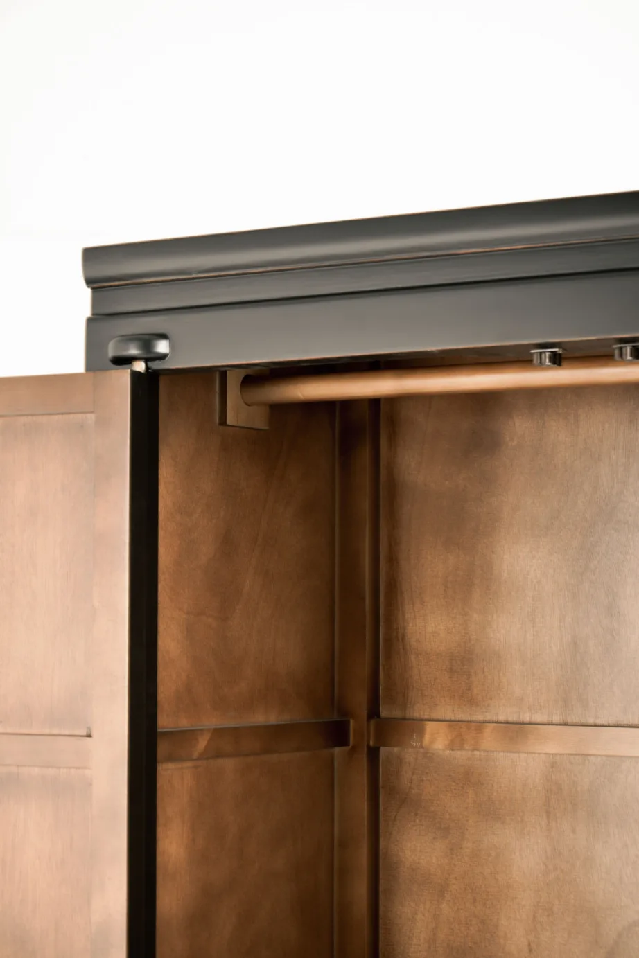 Must riidekapp Hamilton HT08, jalaka puidust – 12