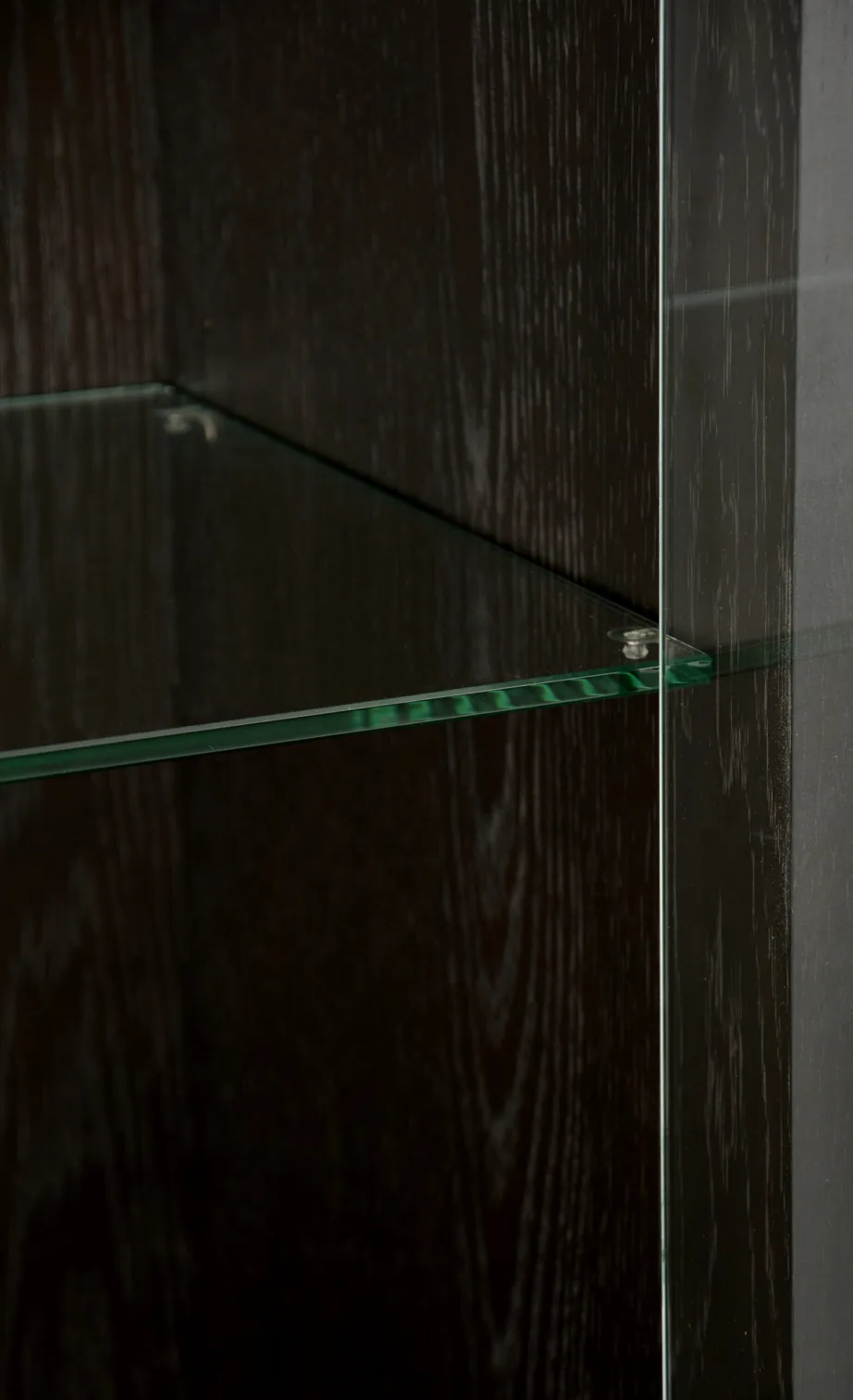 Must vitriinkapp Seville SEV26-2, tamme- ja pöögipuidust – 10