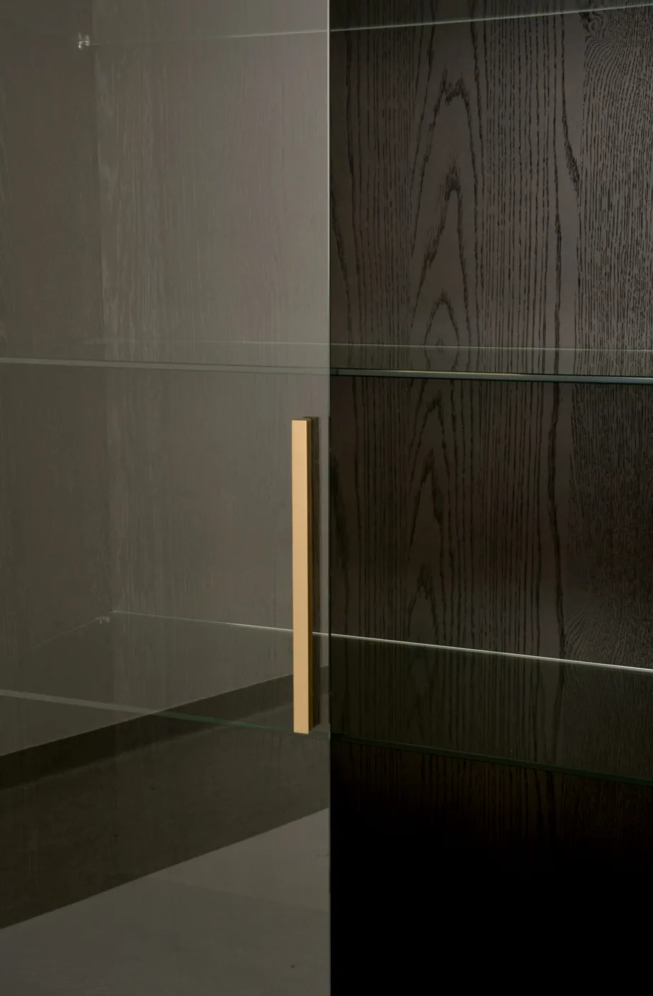 Must vitriinkapp Seville SEV26-2, tamme- ja pöögipuidust – 11