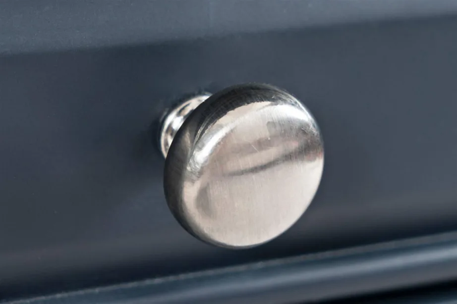 Tumesinine öökapp Avola AV775-22, akaatsiapuidust – 9