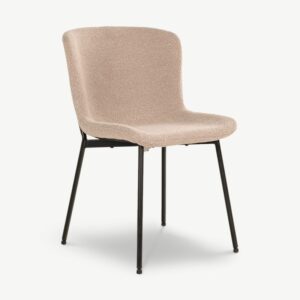Aurora söögitool beežist bouclé-kangast, modernse põhjamaise disainiga. Pehme polsterdus ja ergonoomiline seljatugi tagavad mugava istumise. Mustad metallist jalad lisavad stiilset kontrasti.