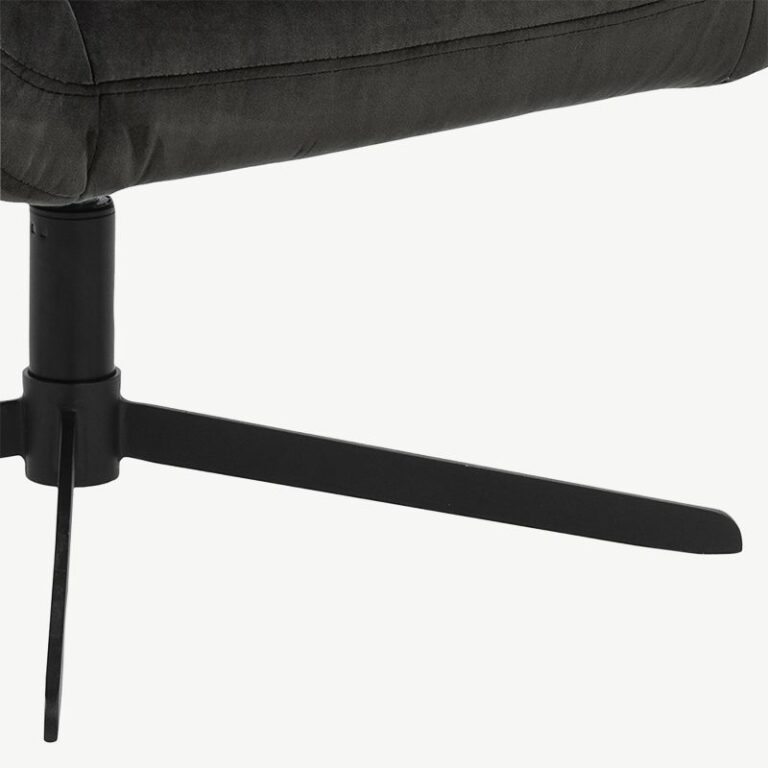 Must sametkattega Thea pöördtool neljaharulise terasjalaga. Elegantne ja mugav tool ruudukujulise dekoratiivõmblusega istmel, sobib nii elutuppa kui ka kontorisse.