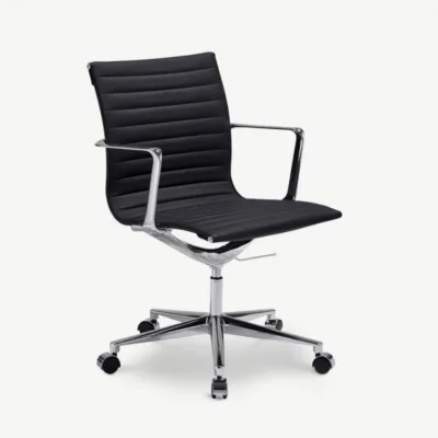 Must madala seljatoega Walton kontoritool PU-nahast polstriga, kroomitud raam ja reguleeritav kõrgus. Elegantne ja ergonoomiline disain kaasaegsele töökeskkonnale.