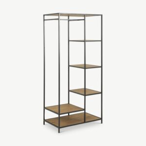 Avatud riidekapp metsiktamme efekti ja musta metallraamiga. Minimalistlik disain, viis riiulit ja riidepuutoru praktiliseks hoiustamiseks. Sobib modernsesse ja industriaalstiilis interjööri.