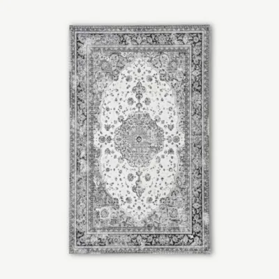 Havana must-valge chenille vaip, 50 x 80 cm – klassikalise Pärsia mustriga pehme ja vastupidav vaip, sobib nii traditsioonilisse kui ka modernsesse interjööri.