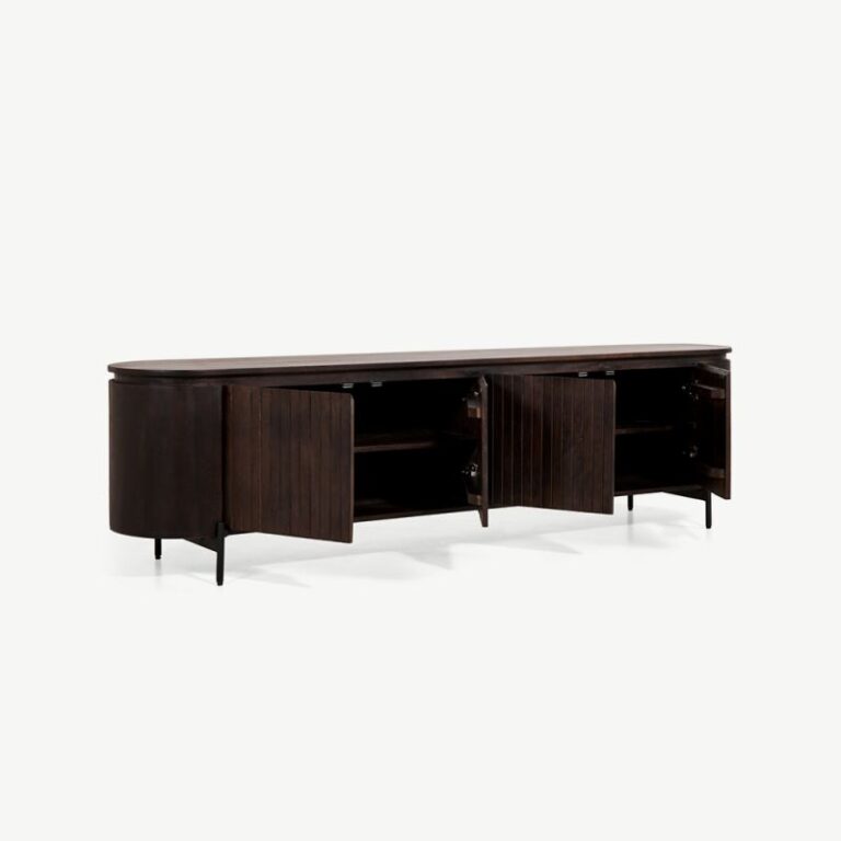 Saulo 4-ukseline telerialus, tume mango puit, 210 cm – elegantne ja mahukas telerikapp, millel on vertikaalse liistusüsteemiga esipaneel, ümarad servad ja mustast metallist jalad. Ideaalne modernsesse või skandinaavialikku interjööri.