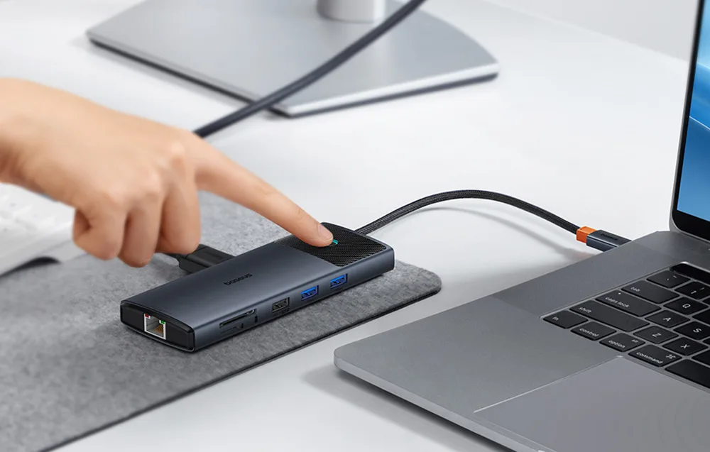 Baseus USB-C adapter – kolmekordne ekraaniühendus