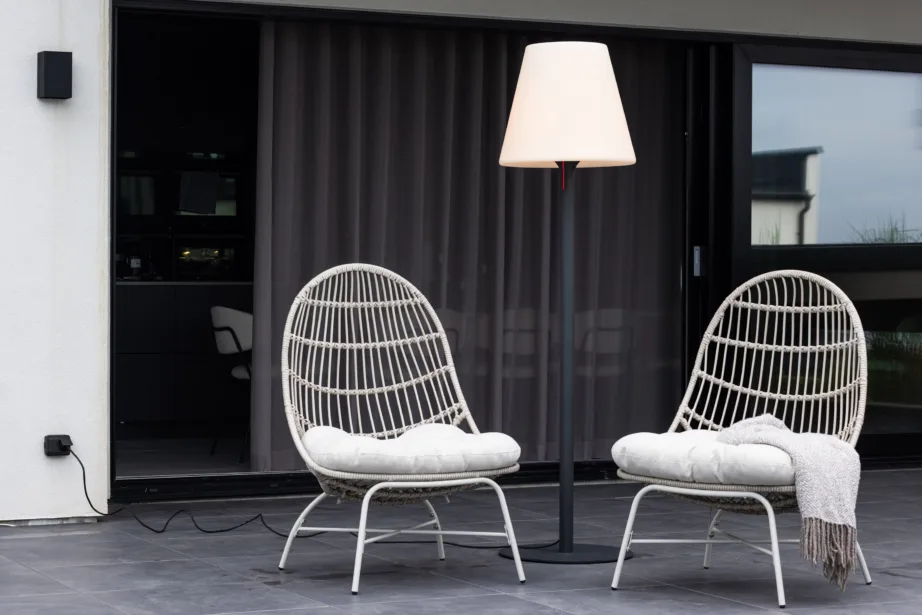 Metallist aia põrandalamp Moris, must/valge, ø50×187, 7557-110