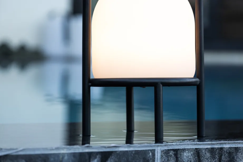 Plastikust laualamp õue Colie, must/valge, ø19×43, 7553-110 – 2