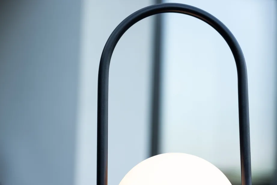 Plastikust laualamp õue Colie, must/valge, ø19×43, 7553-110 – 3