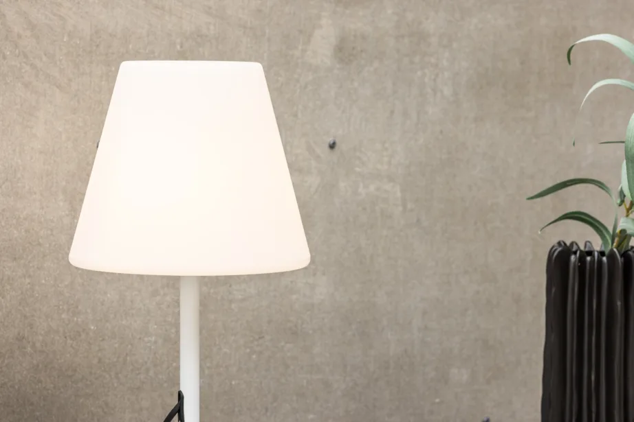 Plastikust laualamp õue Moris, valge, ø28×52, 7555-100 – 2