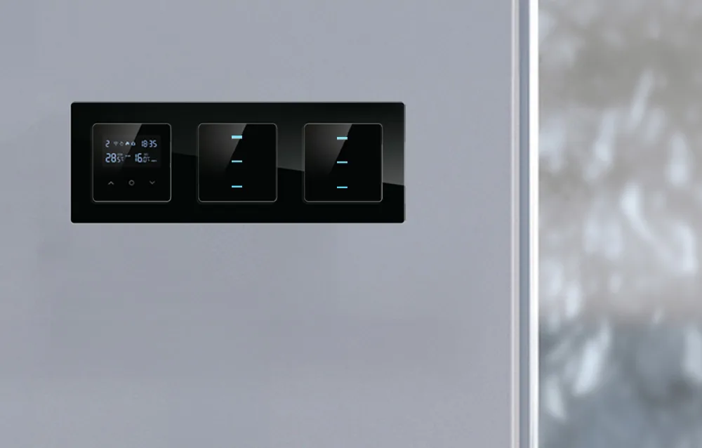 Must kolmikraam Avatto N-TS10-Frame-B3 kolme lüliti jaoks