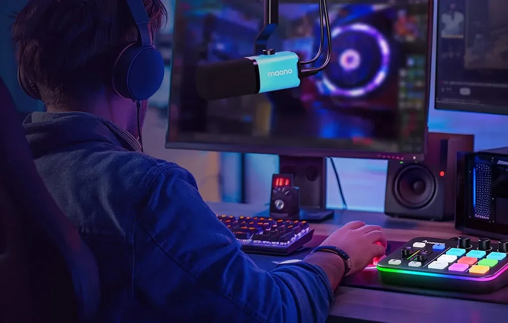 Maono PD100X värvikas taustvalgustusega RGB mängurimikrofon