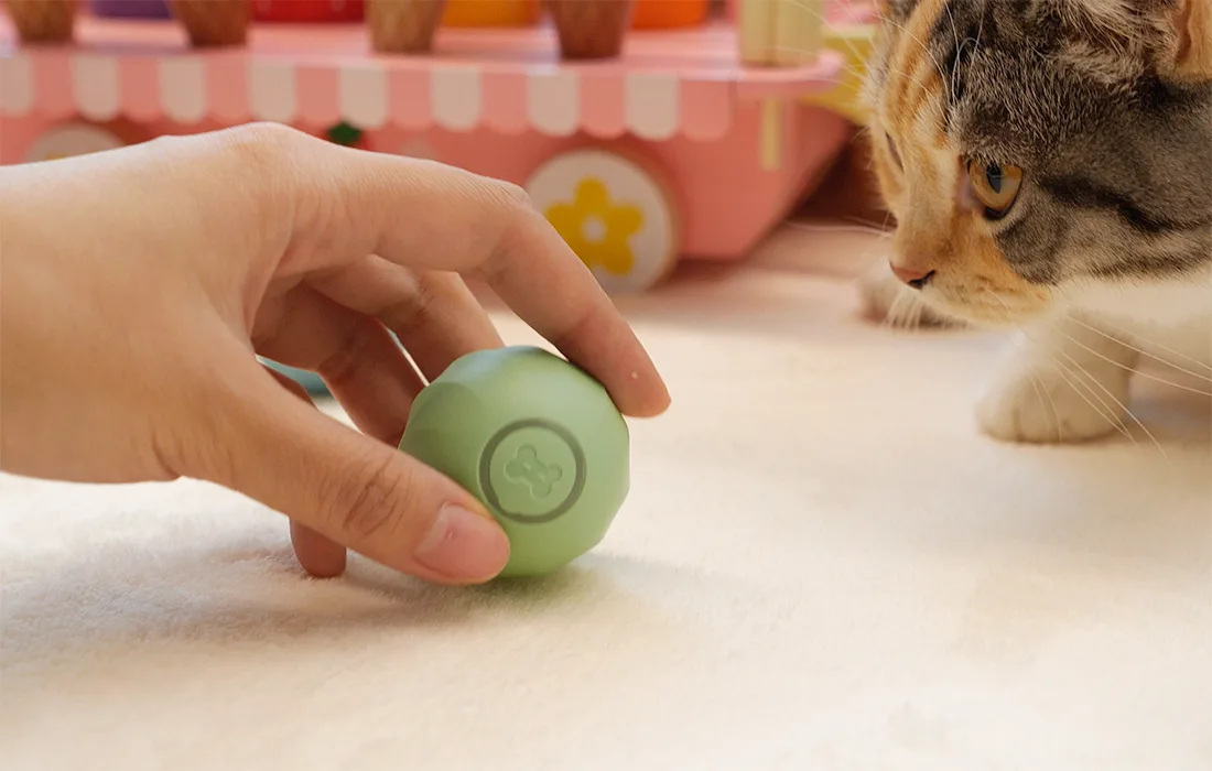 LED-tulukestega interaktiivne lemmikloomapall Cheerble Ice Cream