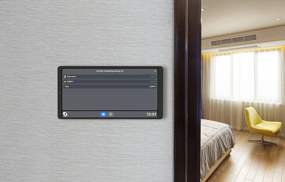 Nutikodu juhtpaneel Shelly Wall Display X2 seinal paigaldatuna