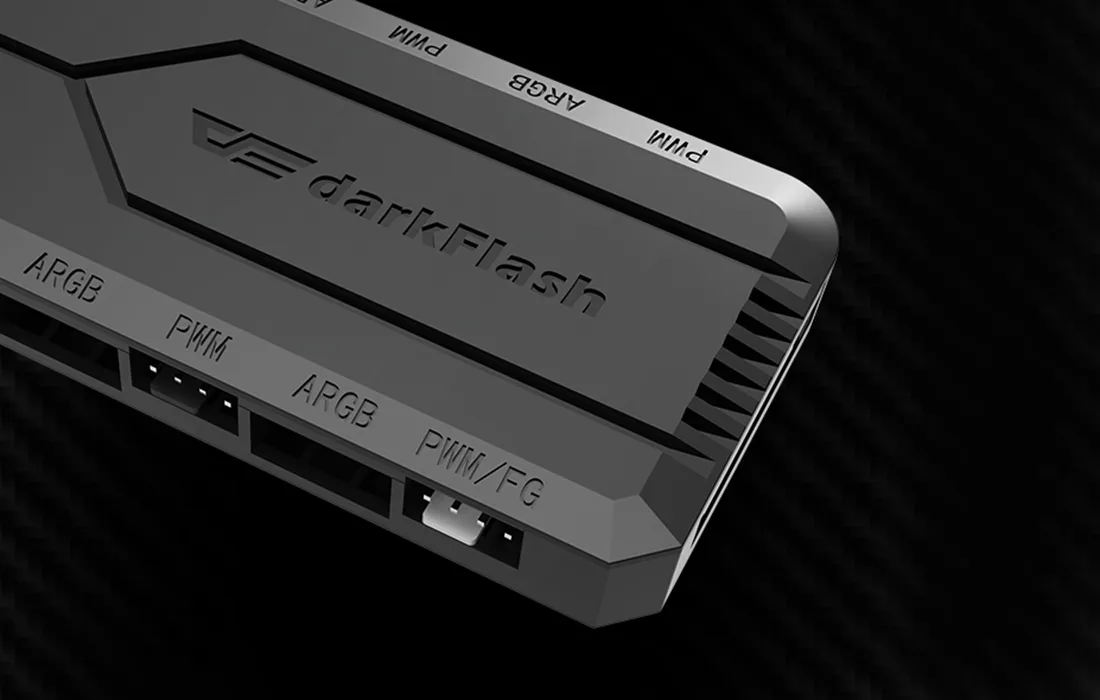 Darkflash RC2 erinevate ühenduspordiga kontroller