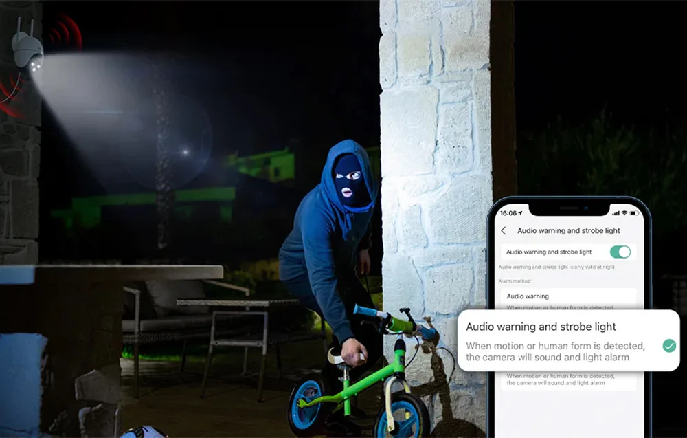 Liikumistuvastusega välikaamera koos erinevate valgussätetega ööaia stseenis