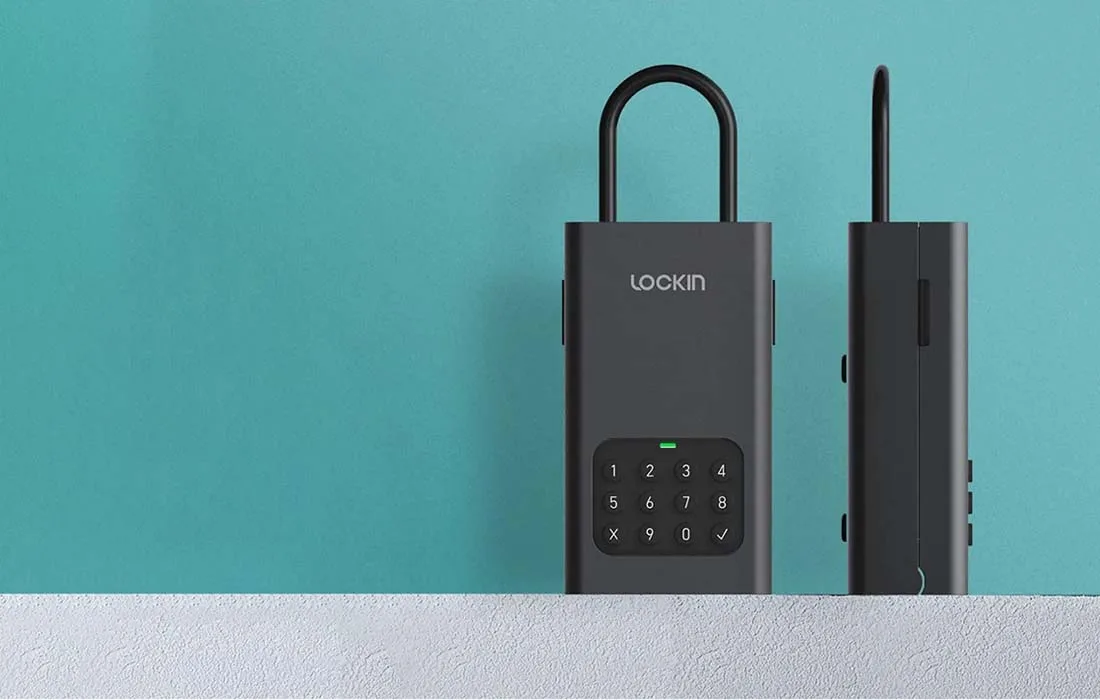 Lockin BOX L1 seifi avatud sisemus, nähtaval hoiustatud võtmed ja väärisesemed