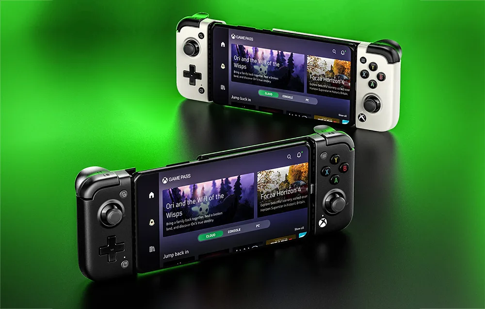 Must mobiilimängude pult GameSir X2 Pro kinnitatud nutitelefonile