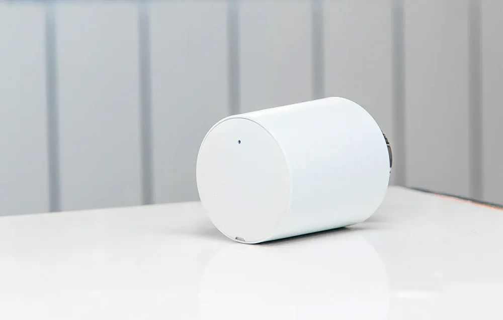 Ajastuse ja graafikuga radiaatoritermostaat energiasäästuks