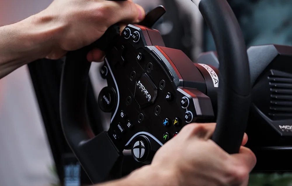 Moza R3 Direct Drive tehnoloogiaga roolibaas