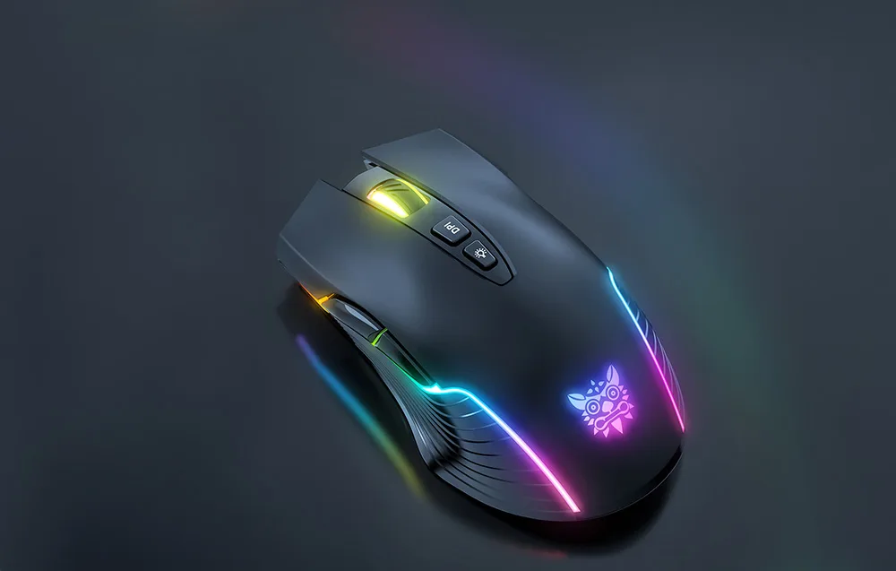 RGB taustavalgusega arvutihiir tumedal taustal