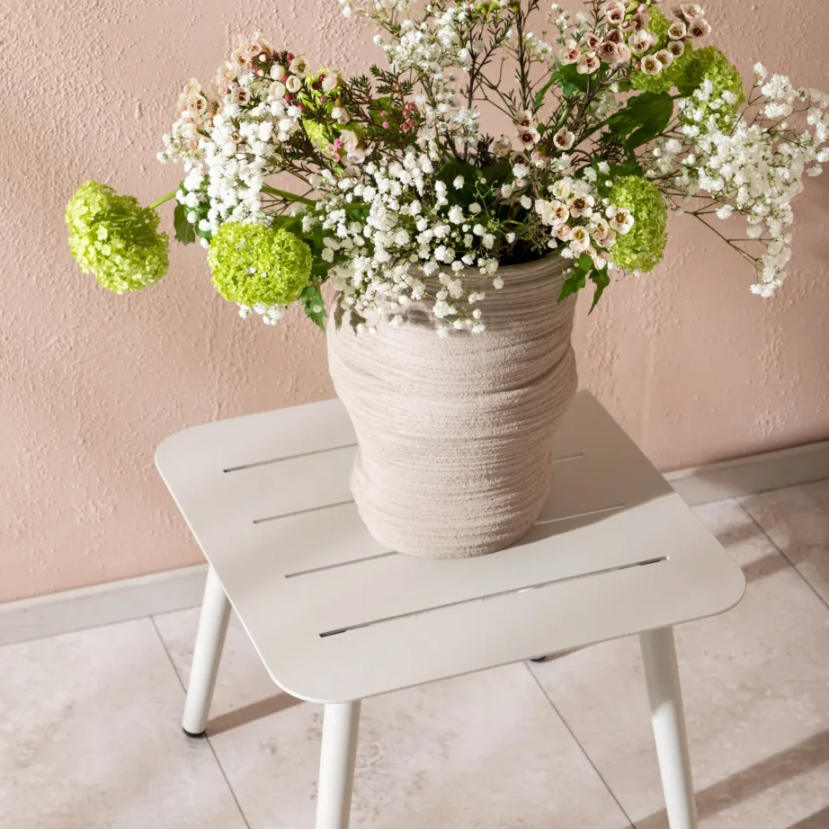 Kõrvallaud Lina, beež, 40×40, 2126-402 – 8