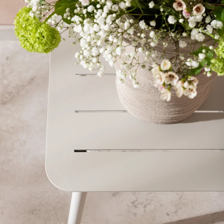 Kõrvallaud Lina, beež, 40×40, 2126-402 – 10