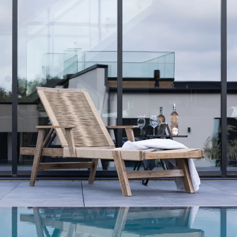 Akaatsiapuidust lamamistool Little John, pruun, 9606-667 – 6