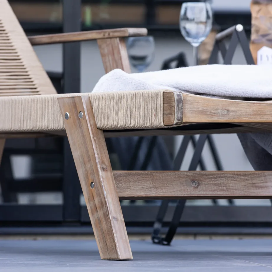 Akaatsiapuidust lamamistool Little John, pruun, 9606-667 – 7