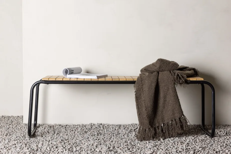 Alumiiniumist aiapink Holmbeck, must/naturaalne, 136x40x46, 6020-001 – 6