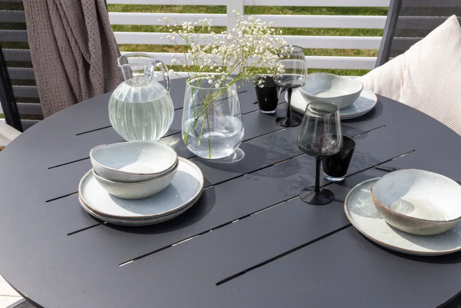 Alumiiniumist ümmargune aia söögilaud Alma, must, ø120cm, 1351-408 – 9