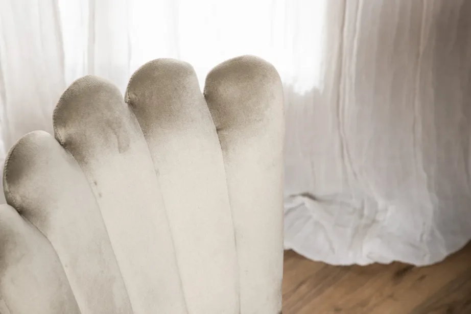 Beežist velvetkangast Limhamni söögitool mustade metalljalgadega, 15002-880 – 10