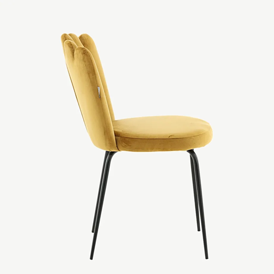 Limhamni kollasest sametist söögitool mustade metalljalgadega, 15002-881 – 2