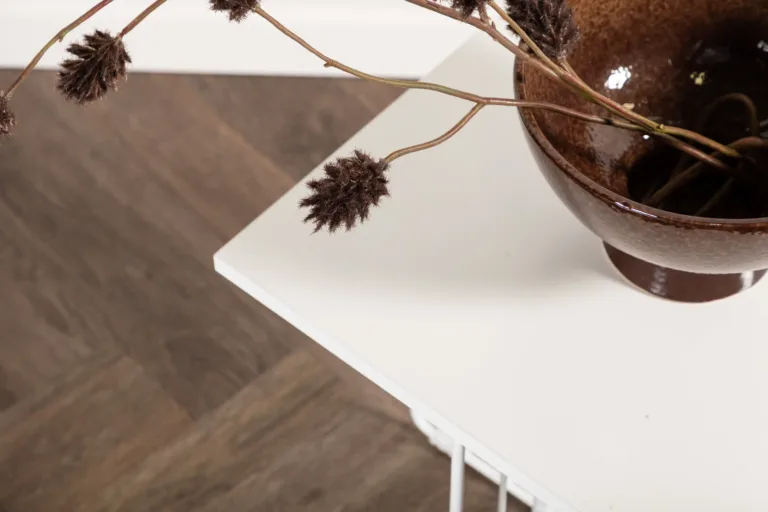 Valge metallraamiga diivanilaud Dayton, ruudukujuline MDF (40 × 40 cm) - 15009-011