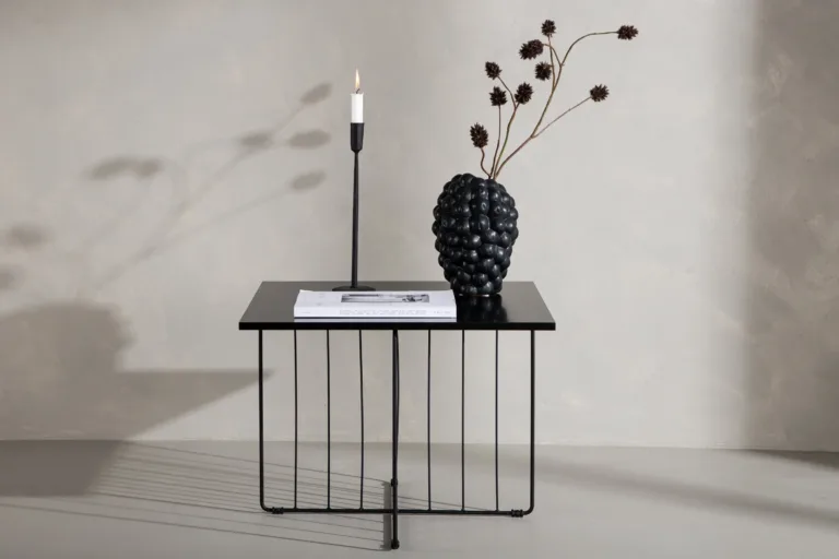 Daytoni must diivanilaud terasjalgadega (60 × 60 cm, MDF ja teras) - 15009-130