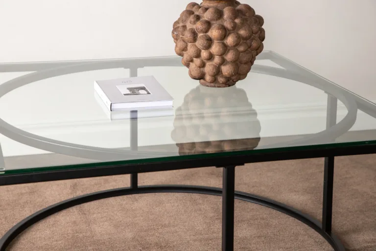 Minimalistlik klaasist diivanilaud Skanöri (must terasraam, 90x90 cm) - 15016-200